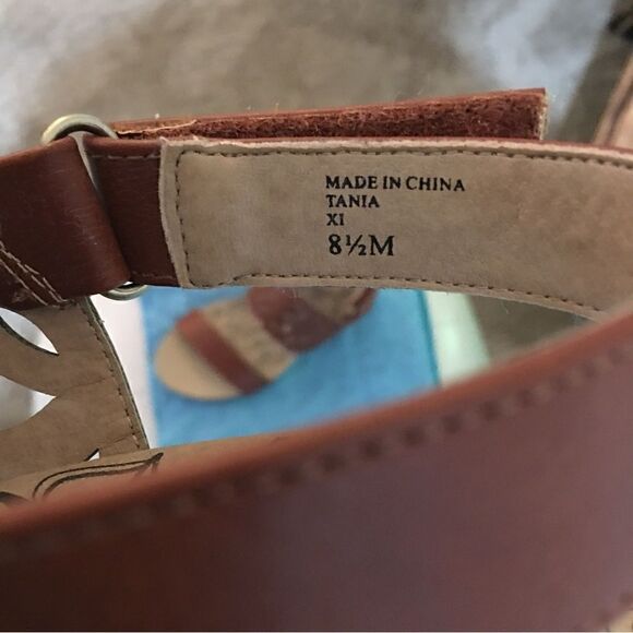 Cut Out Super Comfy Wedge sandals - Picture 3 of 6